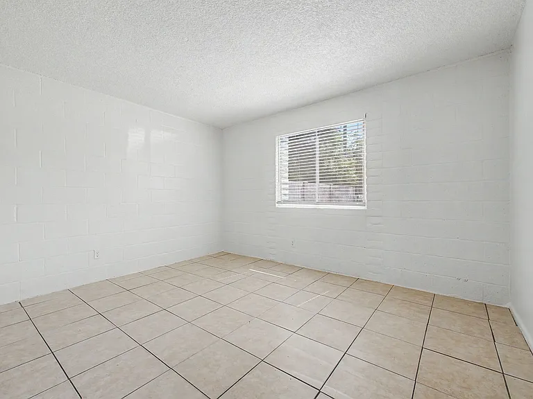 9514 N. 8th St — Photo 35