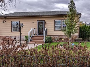 434 SE 12th St, College Place, WA 99324