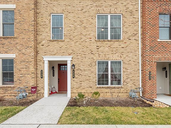 3rd image of 334 Midtown Way #334