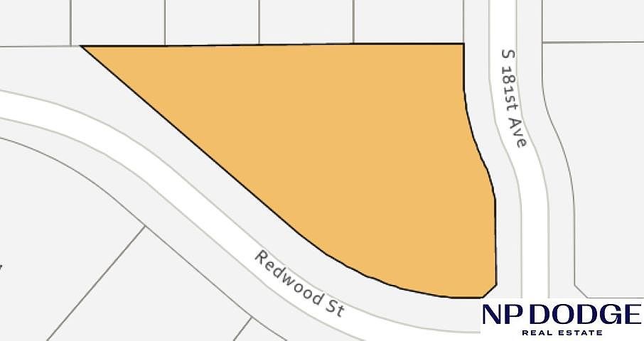 1st image of 1 Oaks Ln