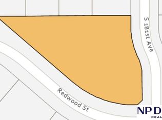 1 Oaks Ln, Omaha, NE 68137