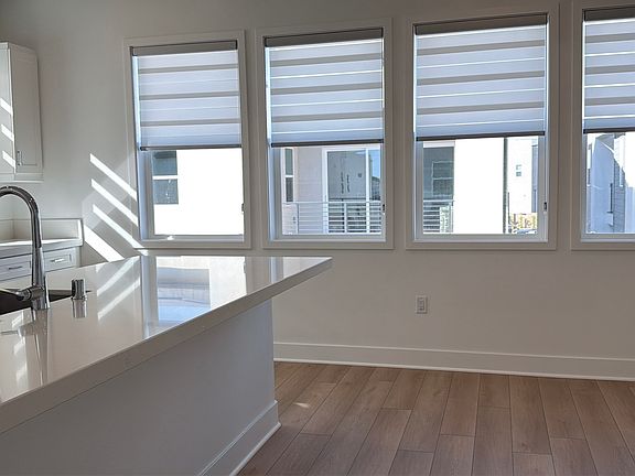 3rd image of 520 Neilson