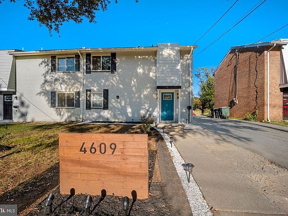 2nd image of 4609 S Dakota Ave NE