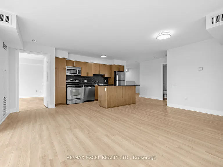 2191 Yonge St #1805 — Photo 12