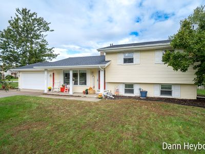 10385 Holiday Dr, Zeeland, MI, 49464