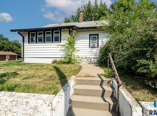 1700 E 7th St, Sioux Falls, SD 57103