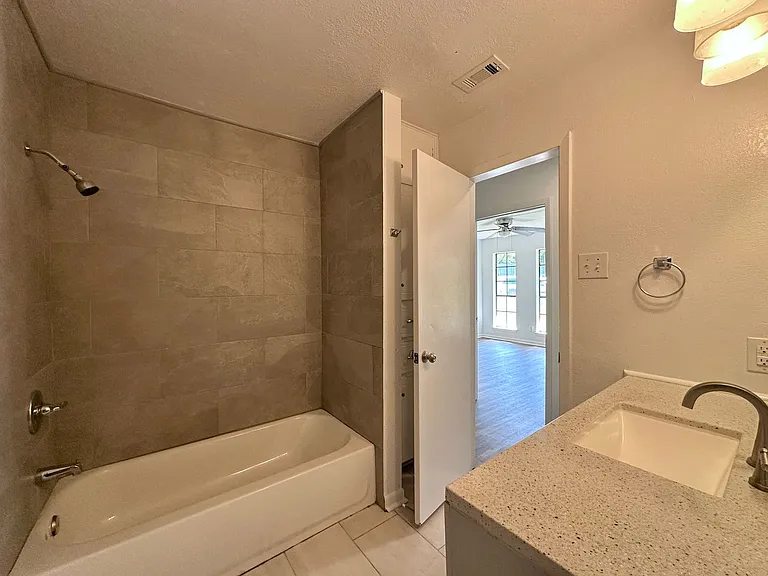 3822 Valley View Dr — Photo 29