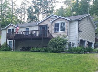 150 Searles Rd, Pomfret Center, CT 06259