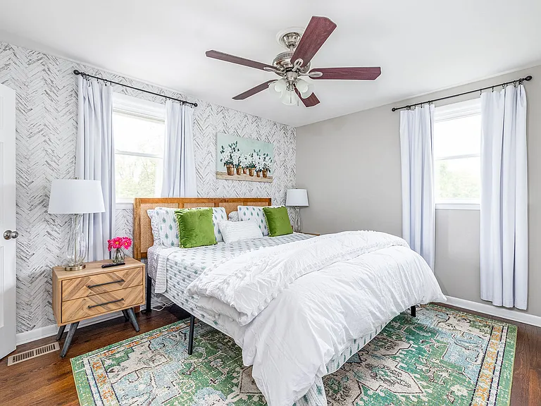 204 Edgewater Dr — Photo 10