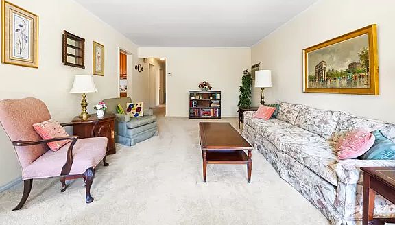 4th image of 82-54 252nd St