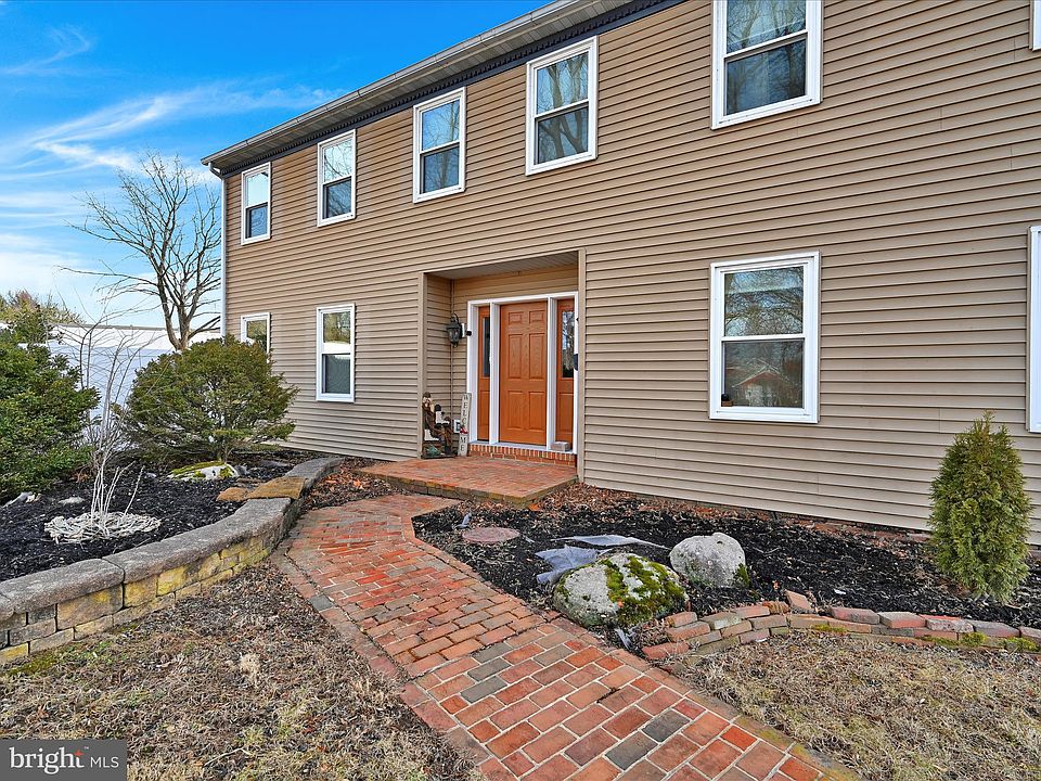 1st image of 504 W Greenway St
