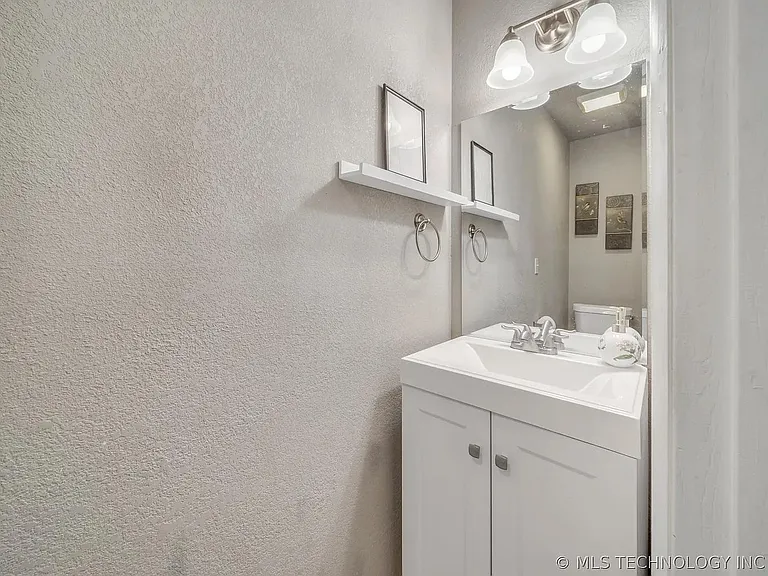 1244 E 142nd St S — Photo 11