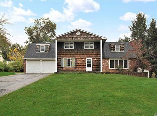 25 Wichard Blvd, Commack, NY 11725