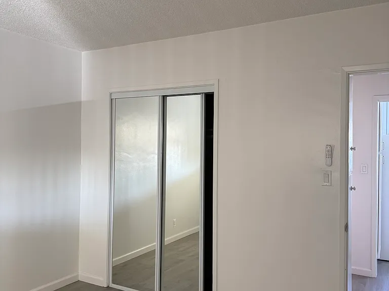 1727 E Villa St #4 — Photo 9