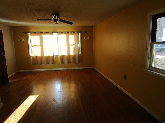3rd image of 420 N 3rd St