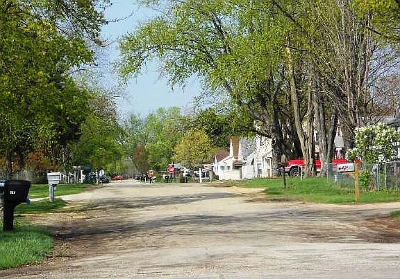 3rd image of 901 Colonial Dr