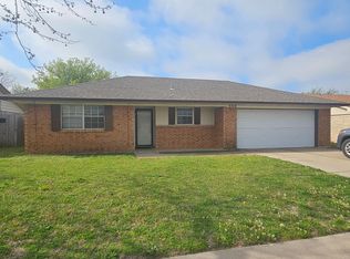 5512 NW Alan A Dale Ln, Lawton, OK 73505