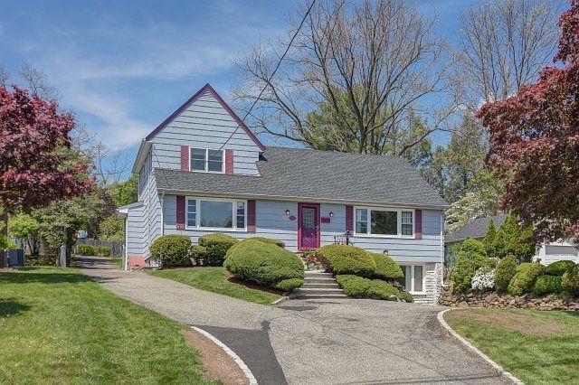 1st image of 217 Pleasant Valley Way