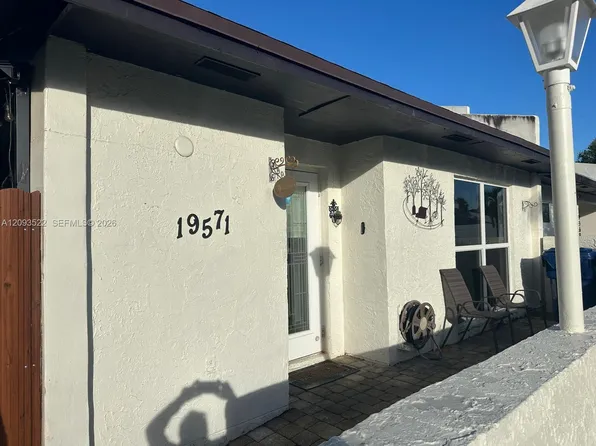 19571 NW 55th Circle Pl #5, Opa Locka, FL 33055