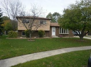 7630 W 92nd Pl, Bridgeview, IL 60455