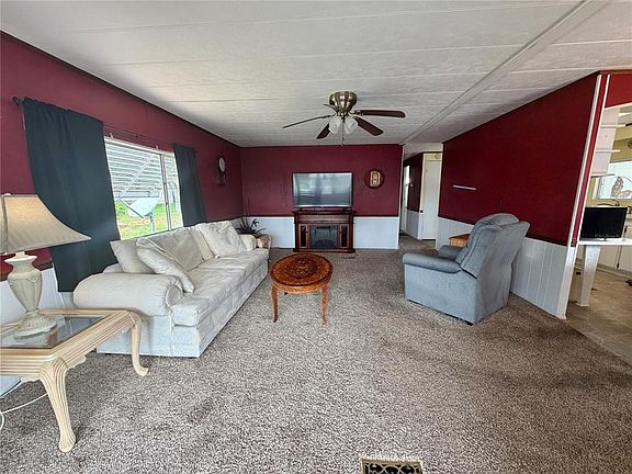 2nd image of 187 Jacaranda Dr