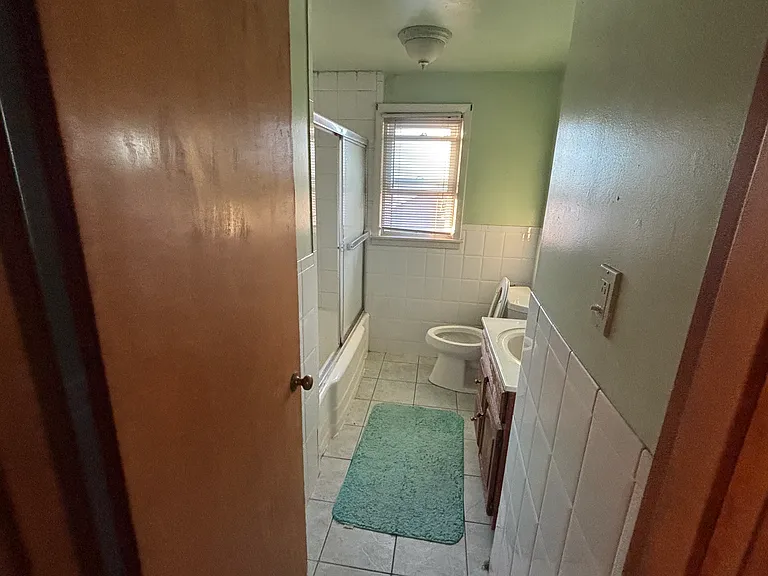 20 Hawthorne Ave — Photo 4