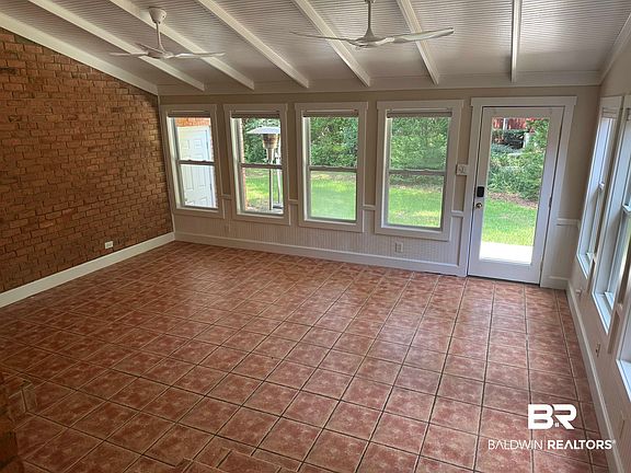 5th image of 508 Barbara Ct