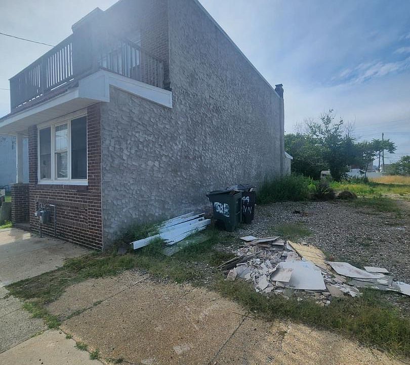2nd image of 523 Drexel Ave