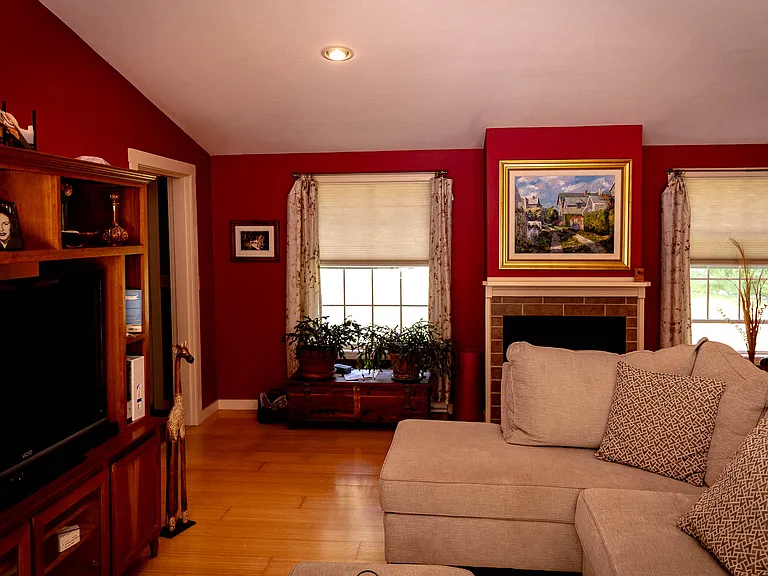 5 Evergreen Dr — Photo 5