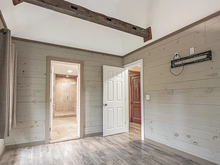 4252 Hartland Rd — Photo 22