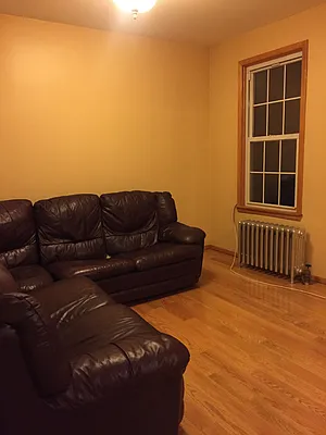 Rented by Metroline Realty | media 41