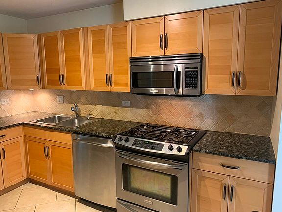 3rd image of 1000 Bayside Dr Unit 205
