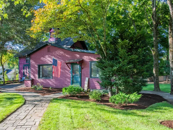 7 Washington Road, Woodbury, CT 06798