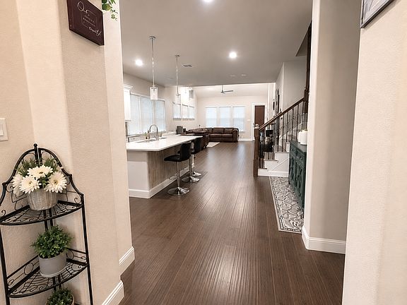4th image of 2231 English Ivy Rd