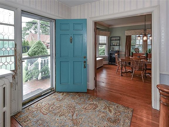 4th image of 19223 Rockcliff Dr