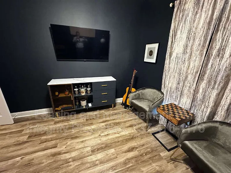 200 Tennyson Dr — Photo 23