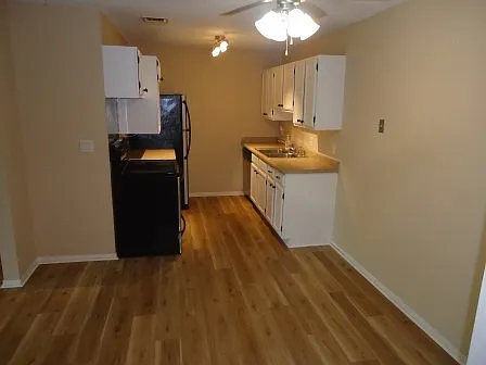 4 Pine Tree Dr #221 — Photo 9