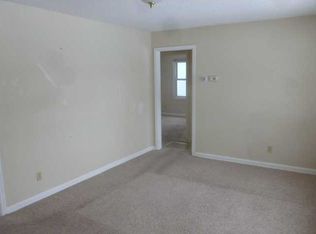 908 N Old Manor Rd, Wichita, KS 67208