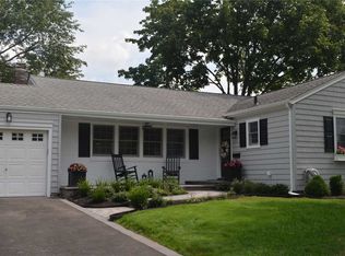 205 Meadbrook Rd, Garden City, NY 11530