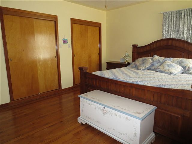 1st image of 202 W Burke Ave
