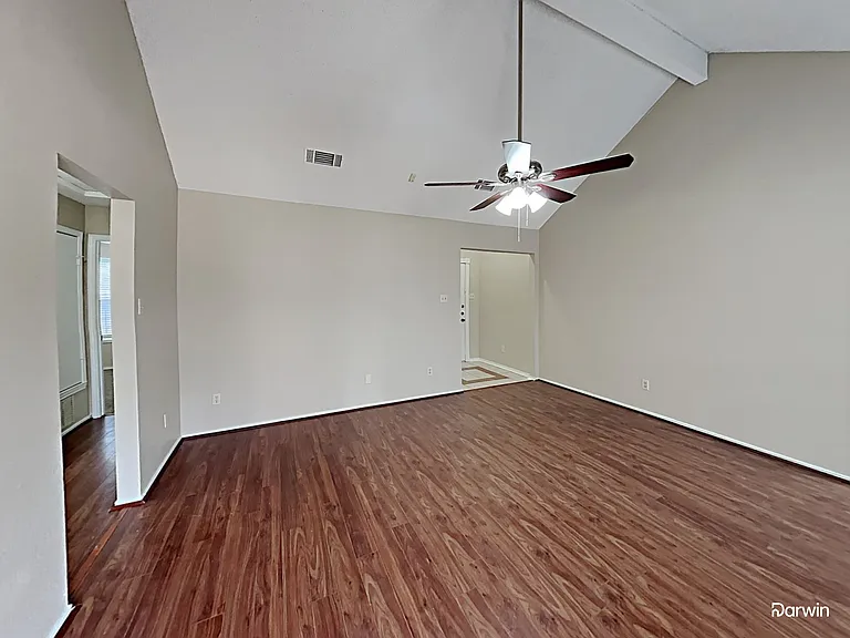 1714 Knob Hill Dr — Photo 3
