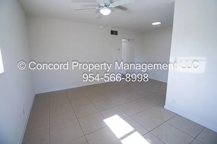 1727 Liberty St #12 — Photo 5