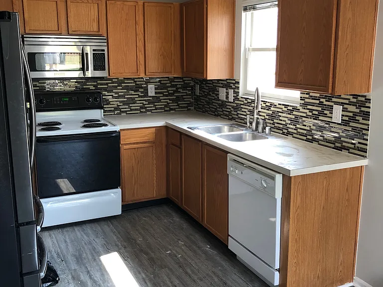 5818 Bay Harbor Dr — Photo 4