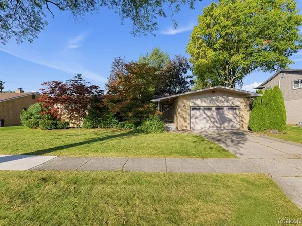 10078 Kolb Ave, Allen Park, MI 48101