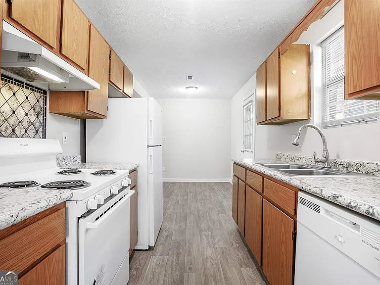 9211 Fairway Ct — Photo 7