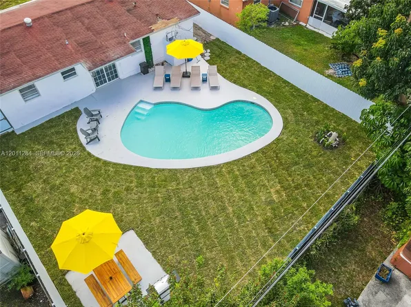 7471 Hope St, Hollywood, FL 33024