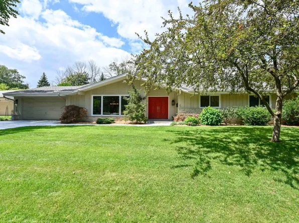 6855 North Lake DRIVE, Fox Point, WI 53217