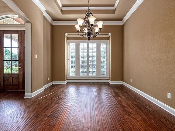 4th image of 116 Bradford Sq