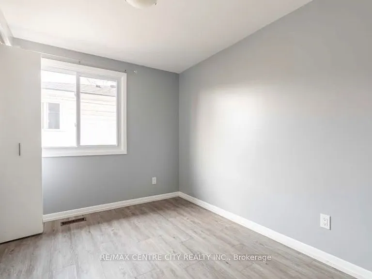 82 Emery St W — Photo 16