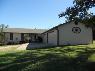 425 Red Bud Ln, Hollister, MO 65672
